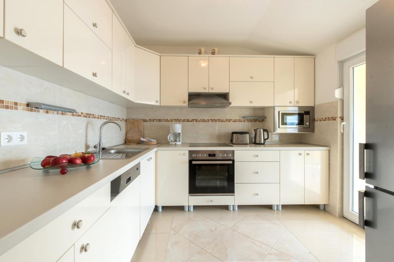 Apartments With A Parking Space Dramalj, Crikvenica - 5592 ภายนอก รูปภาพ